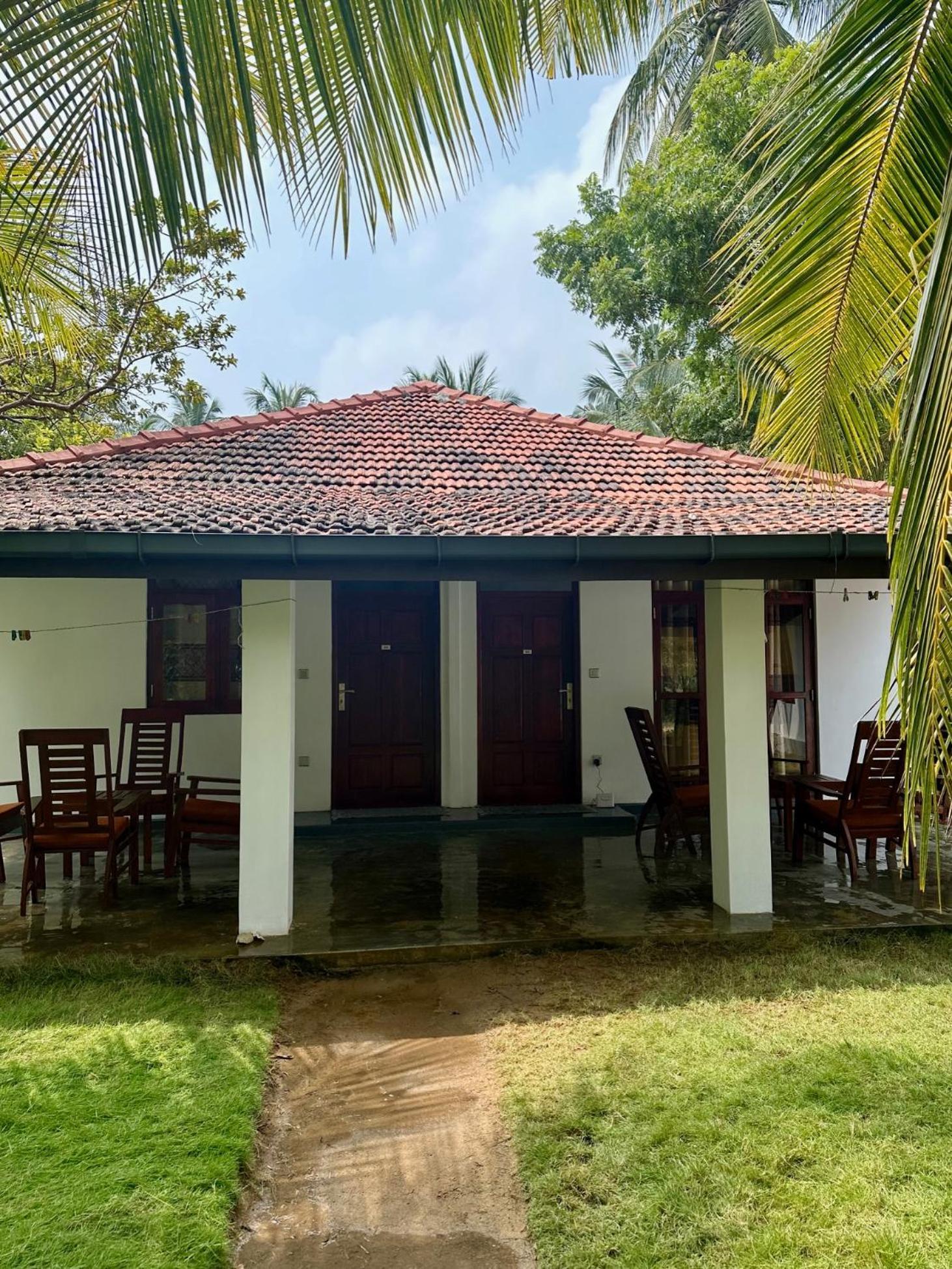 108 Palms Beach Resort Trincomalee Exterior foto